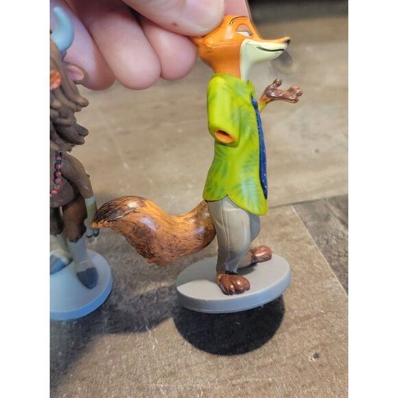 Zootopia Yax nick wilde Judy Hopps AS IS Disney Pixar toy figure set - Picture 5 of 8